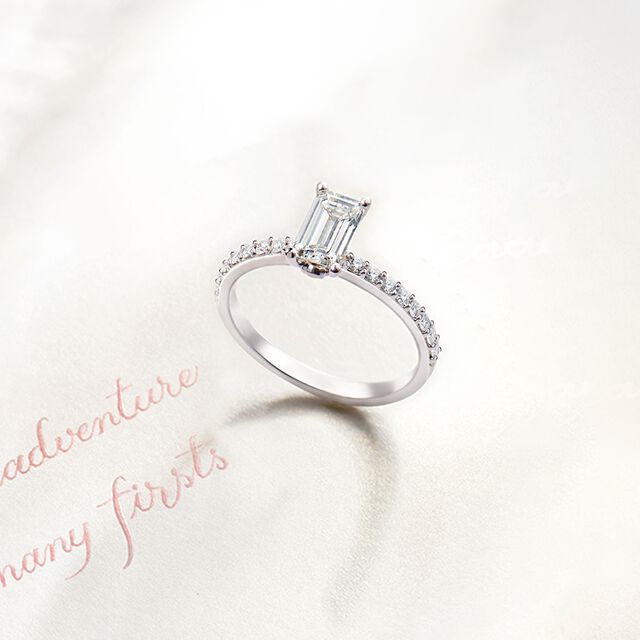 Into her Looking Glass Ring,,hi-res image number null