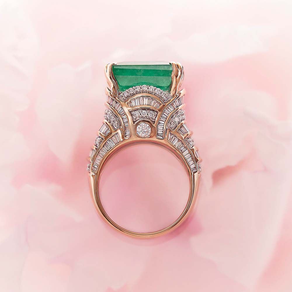 Emerald ring in tanishq top