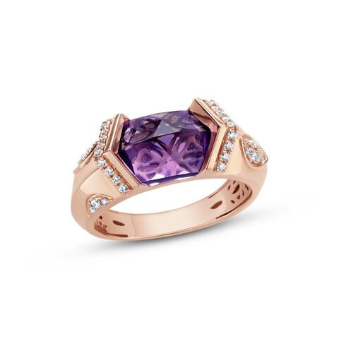 An Infinite Arc Ring