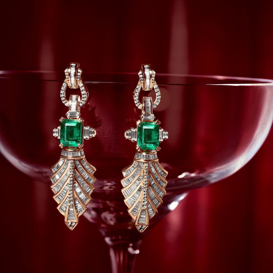 Emerald sales earrings tanishq