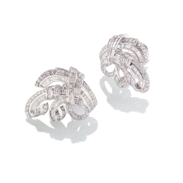Unravelling the knot Earrings,,hi-res image number null