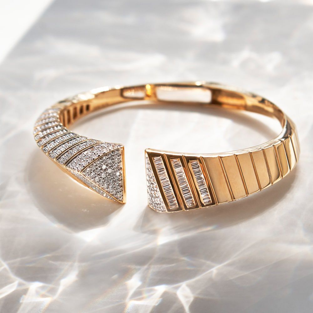 その他 GAL BANGLE An Infinite Segue Bangle | Zoya A TATA Product