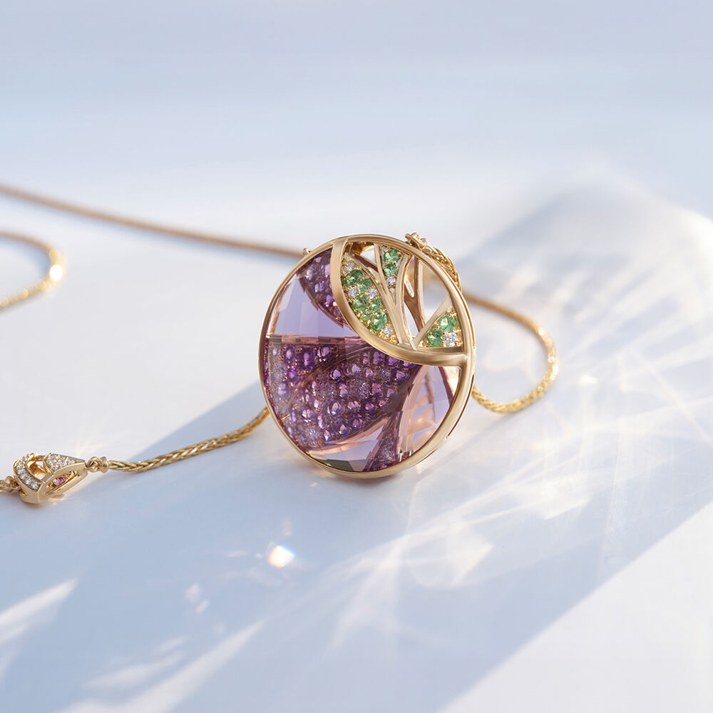 Amazing jewelry様 Sacred Whispers Pendant