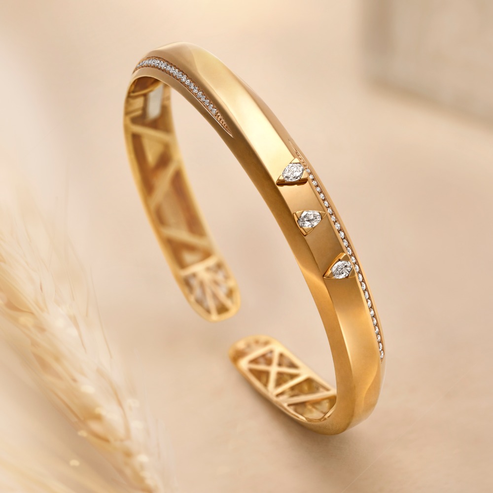 A Fragmented Wonder Bangle | Zoya A TATA Product